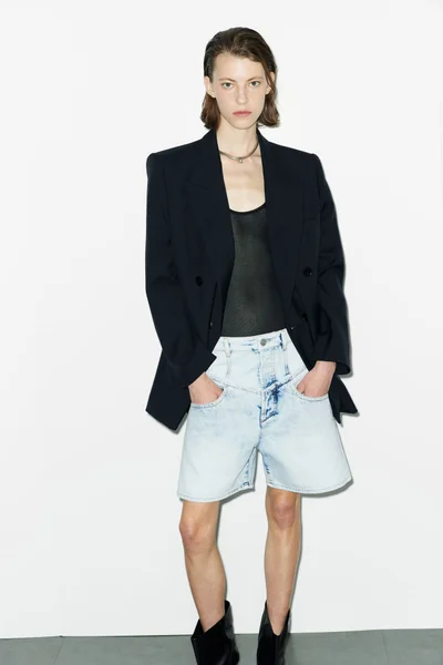 Look 18